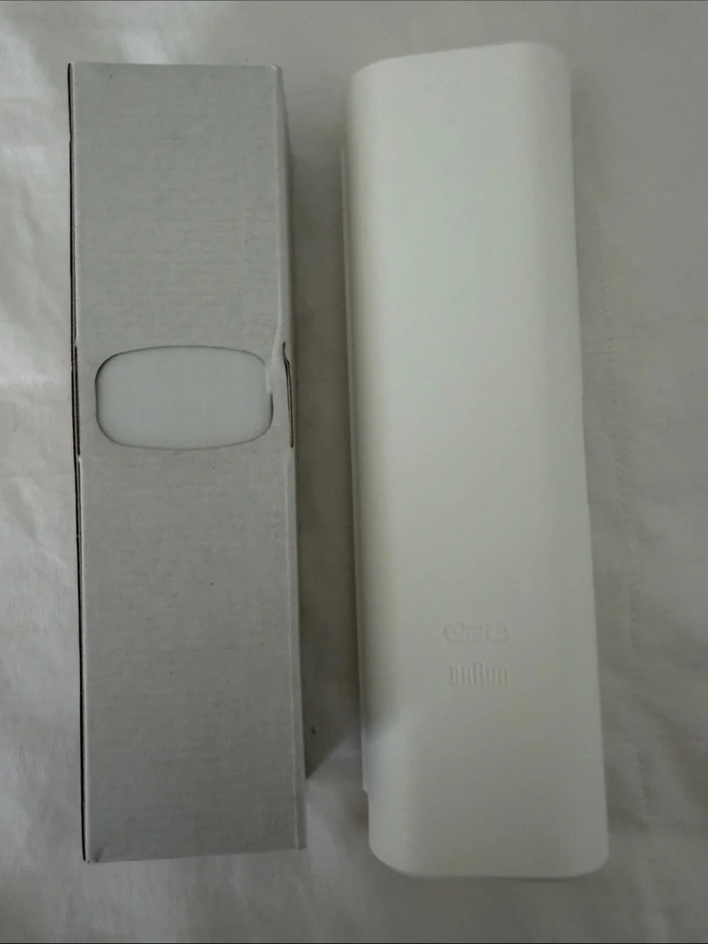 Oral‑B Braun Electric Toothbrush with Travel Case & charger BRAND NEW